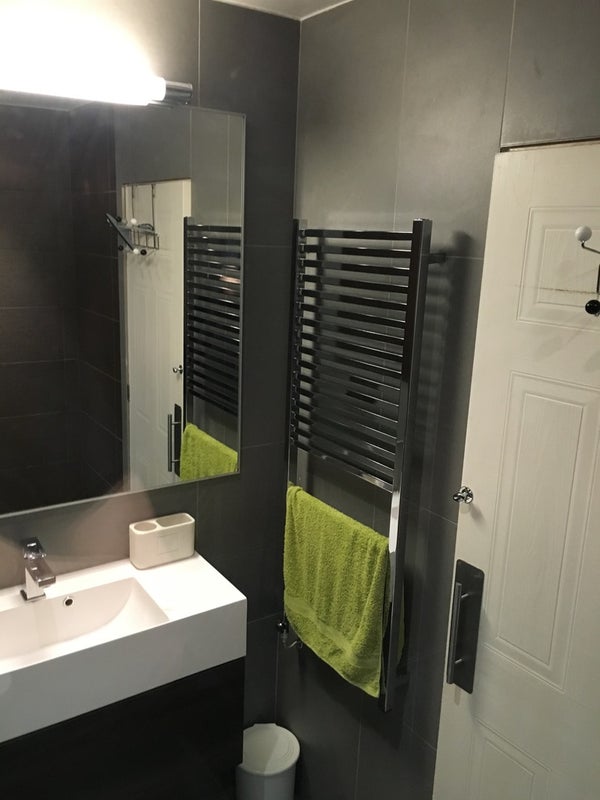 Room Vauxhall Grove in Greater London