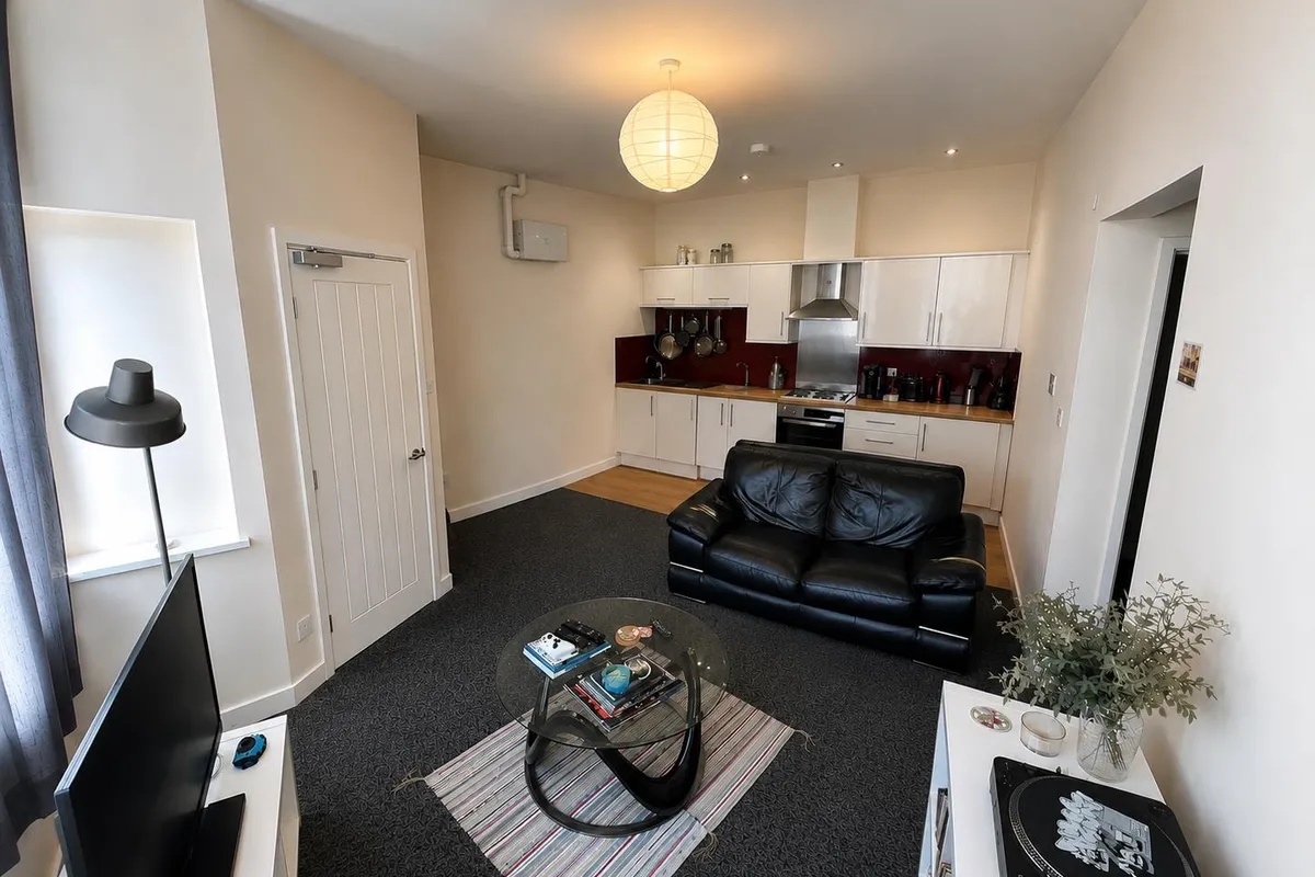 Flat Cowbridge Road East in Cardiff