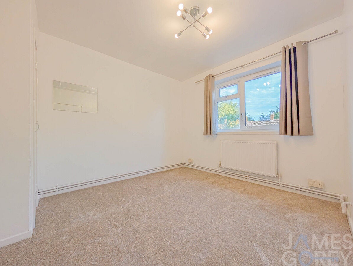 Flat Ampleforth Road in Greater London