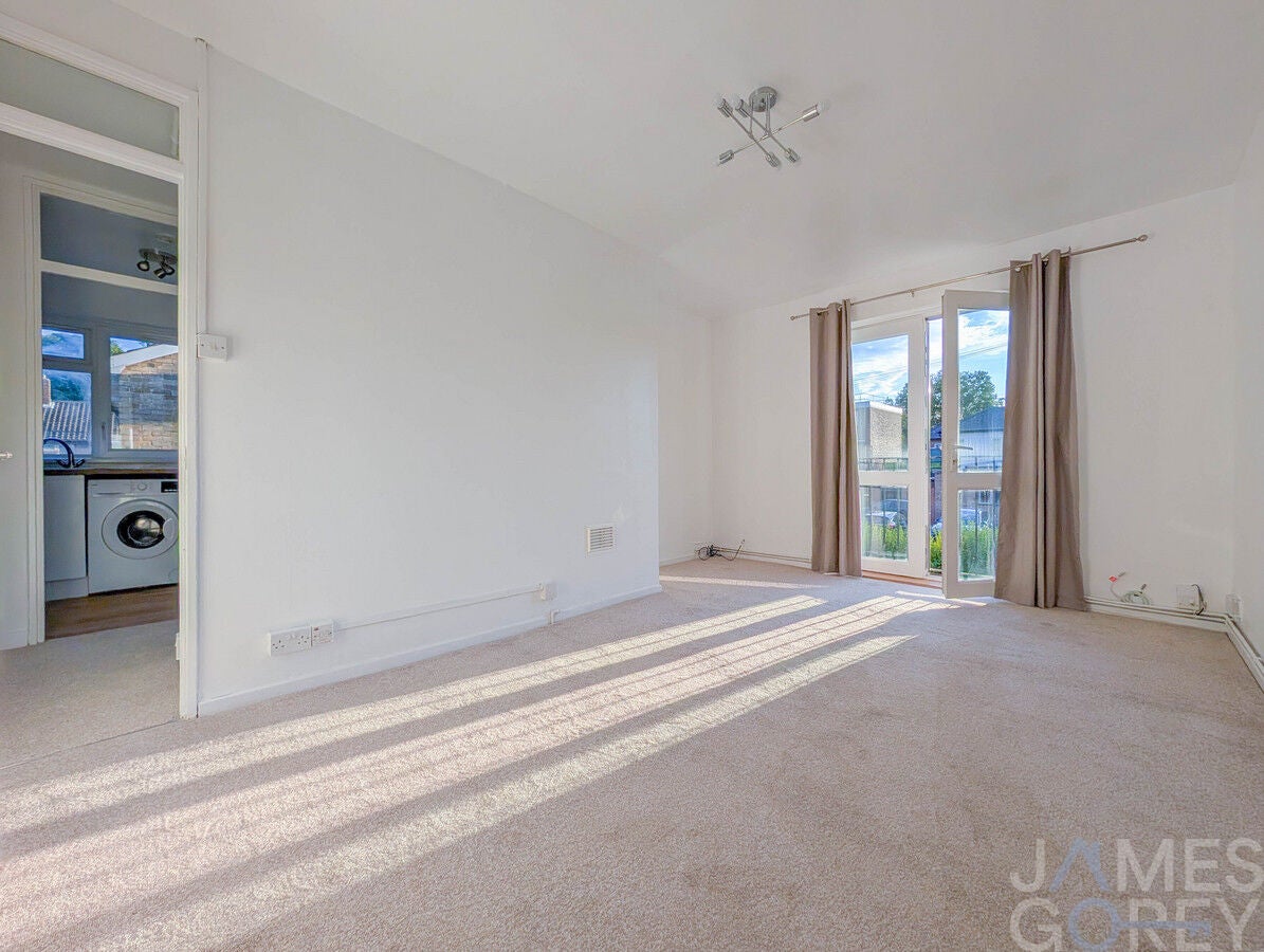Flat Ampleforth Road in Greater London