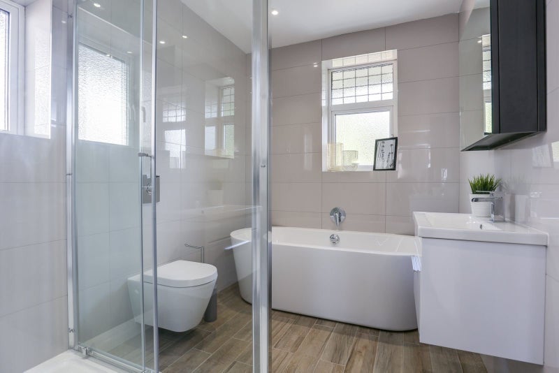 Room Sandall Road in Greater London