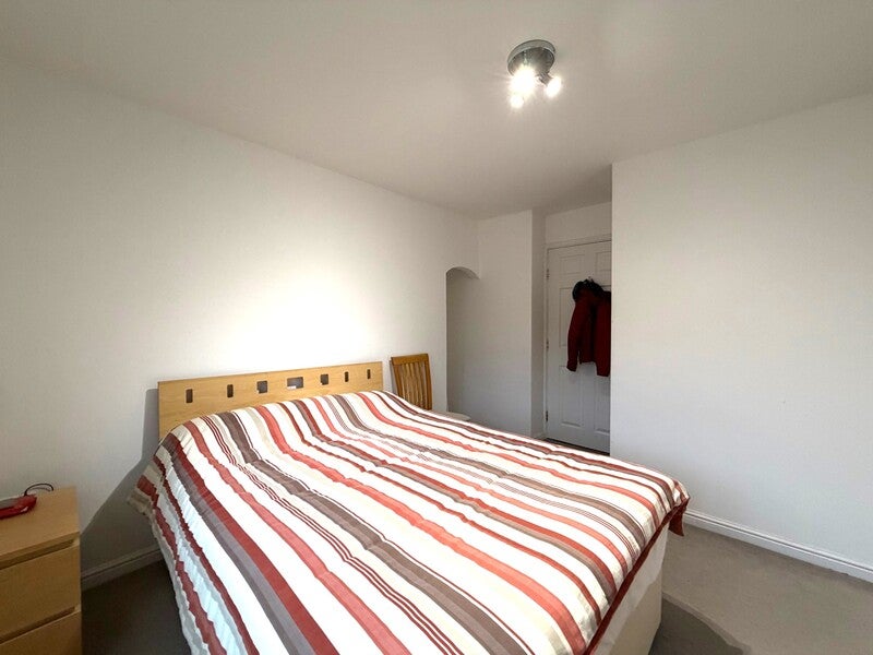 Flat Bathing Place Court in West Oxfordshire