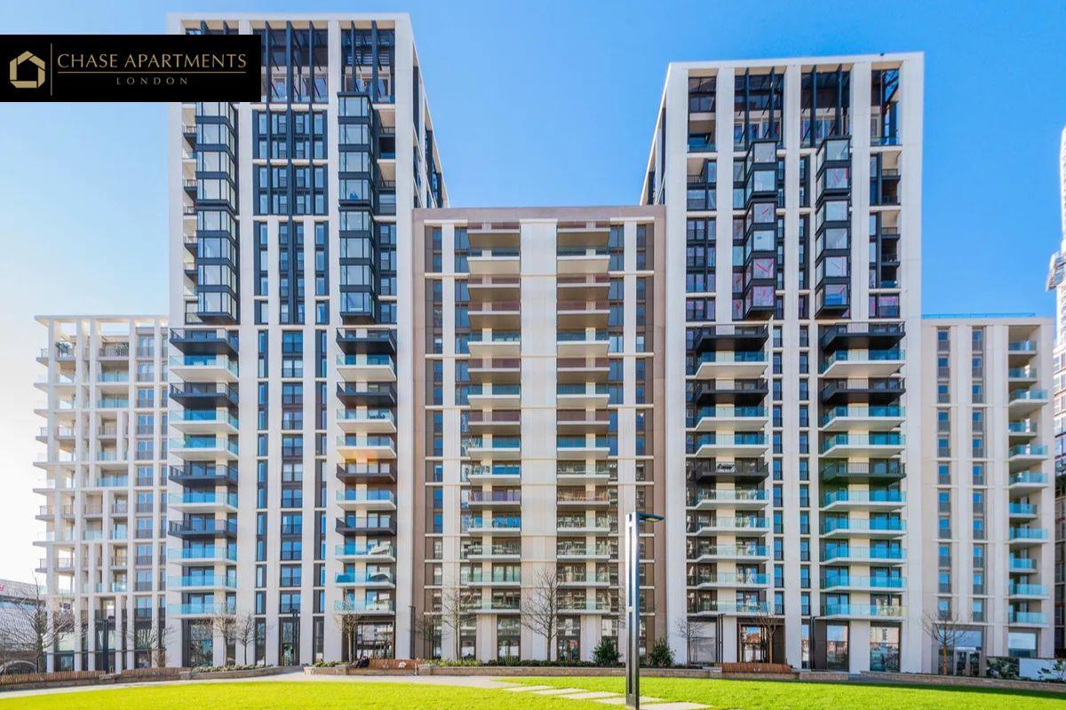 Flat Fountain Park Way in Greater London