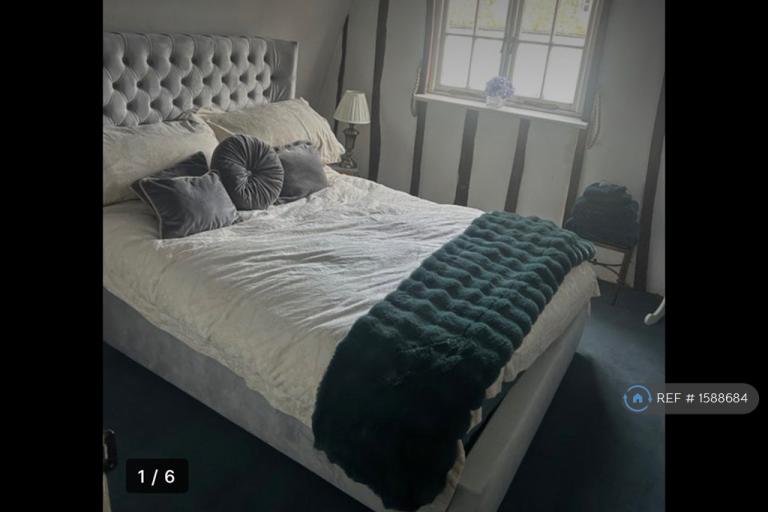 Room High Street in South Cambridgeshire