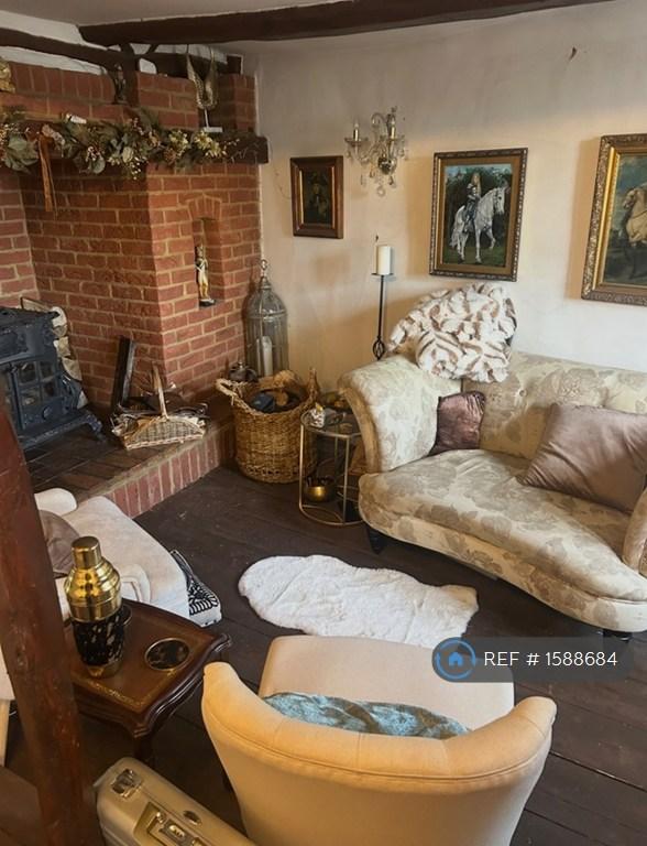 Room High Street in South Cambridgeshire