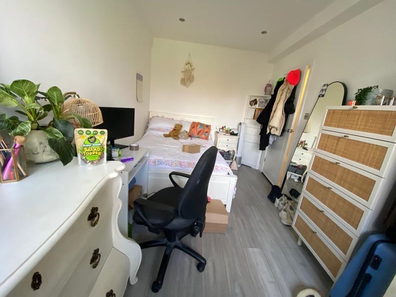 Room Nightingale Lane in Greater London