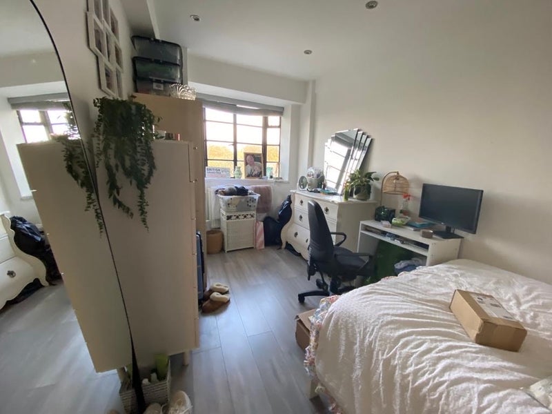 Room Nightingale Lane in Greater London