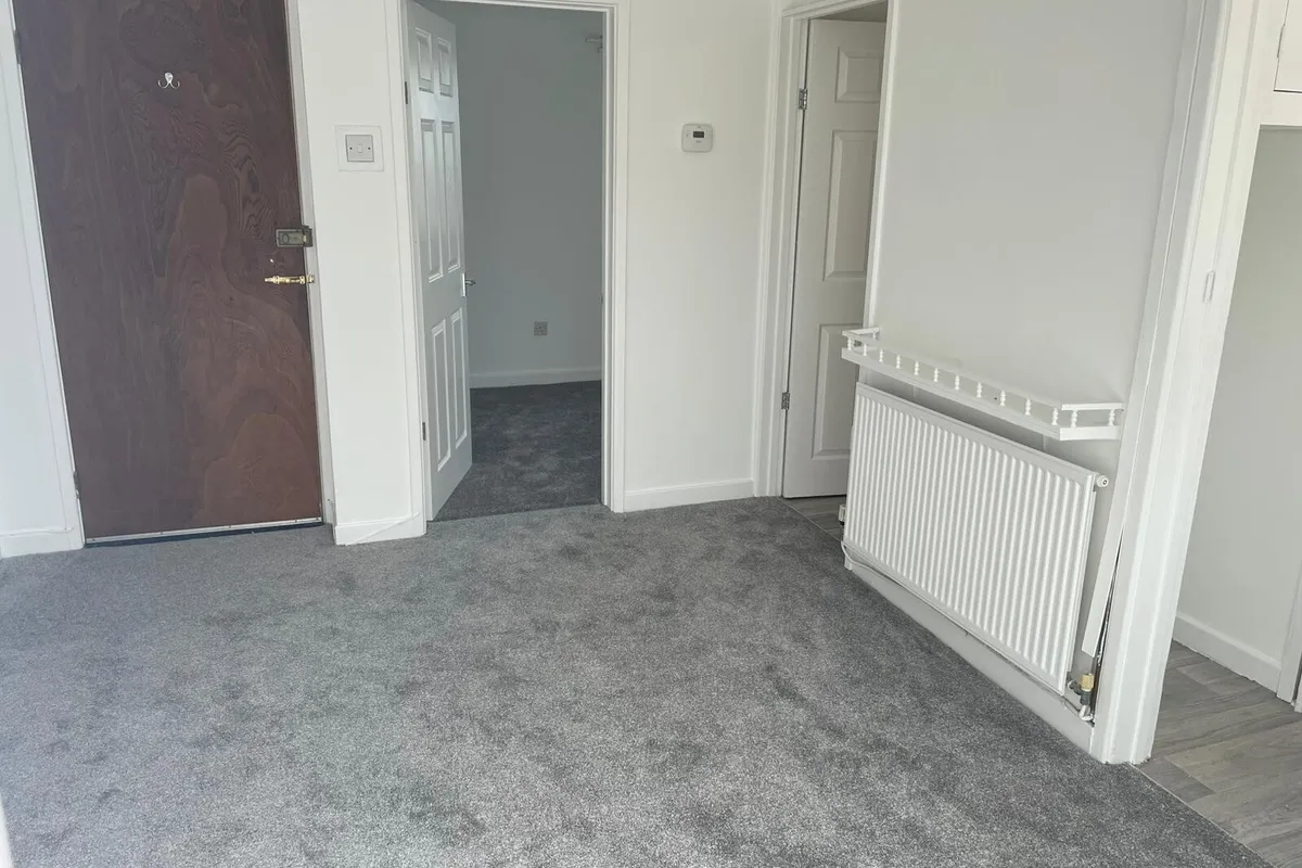 Flat Uppercliff Close in Penarth