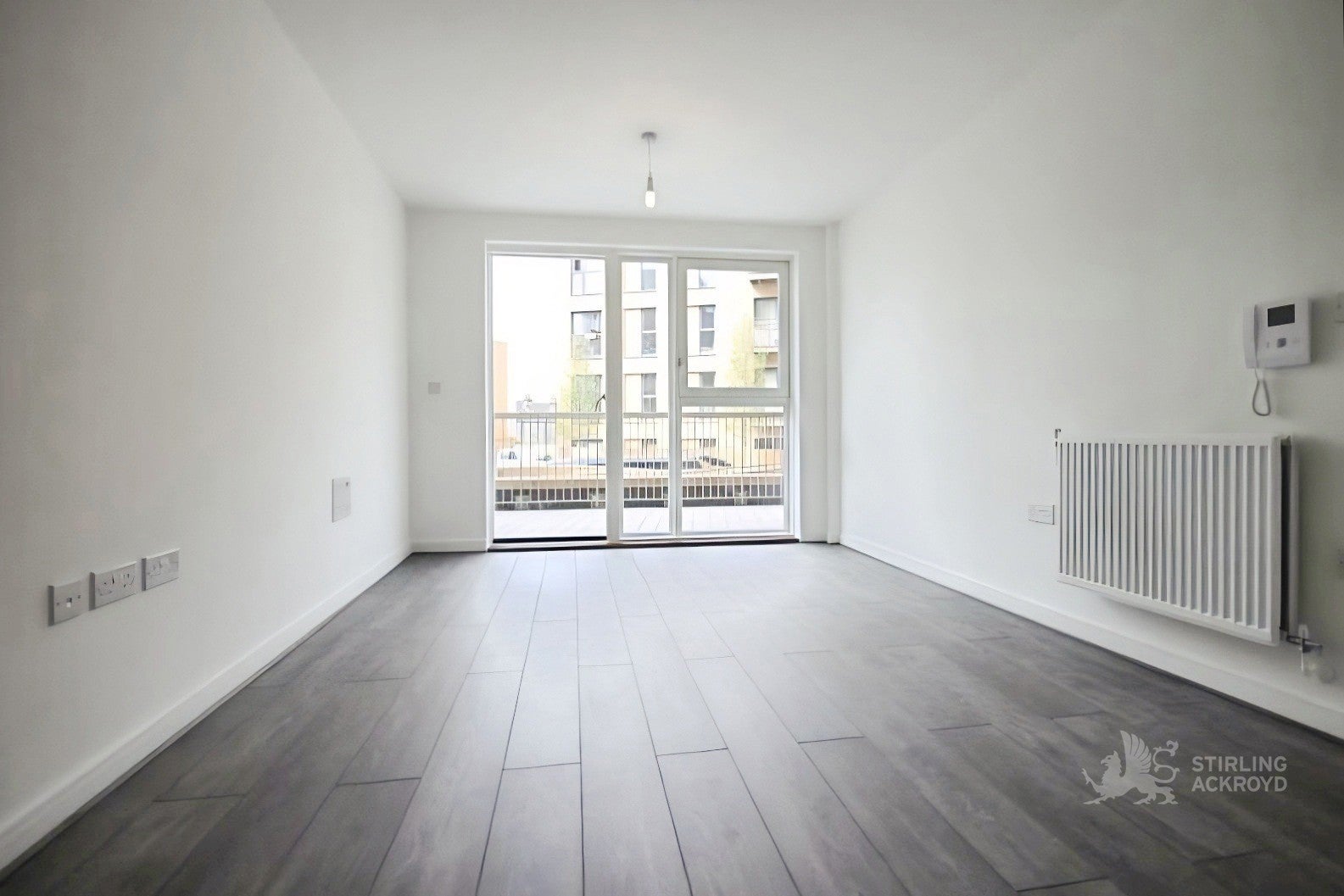 Flat Cabot Close in Greater London