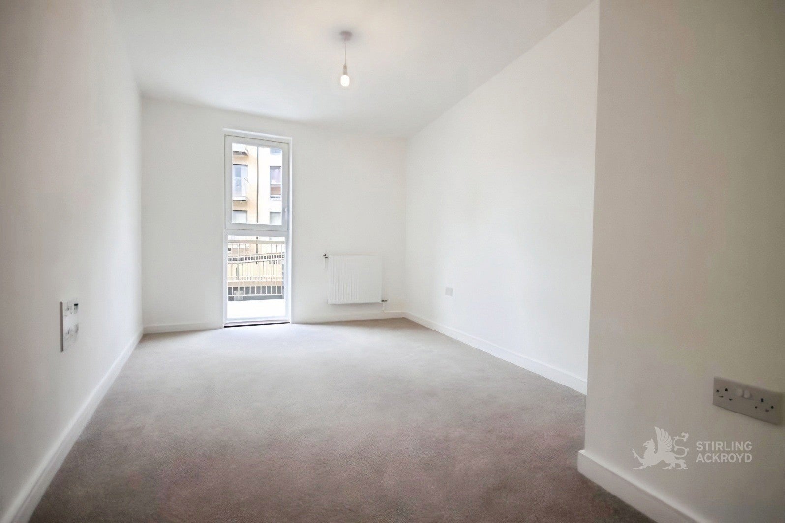 Flat Cabot Close in Greater London