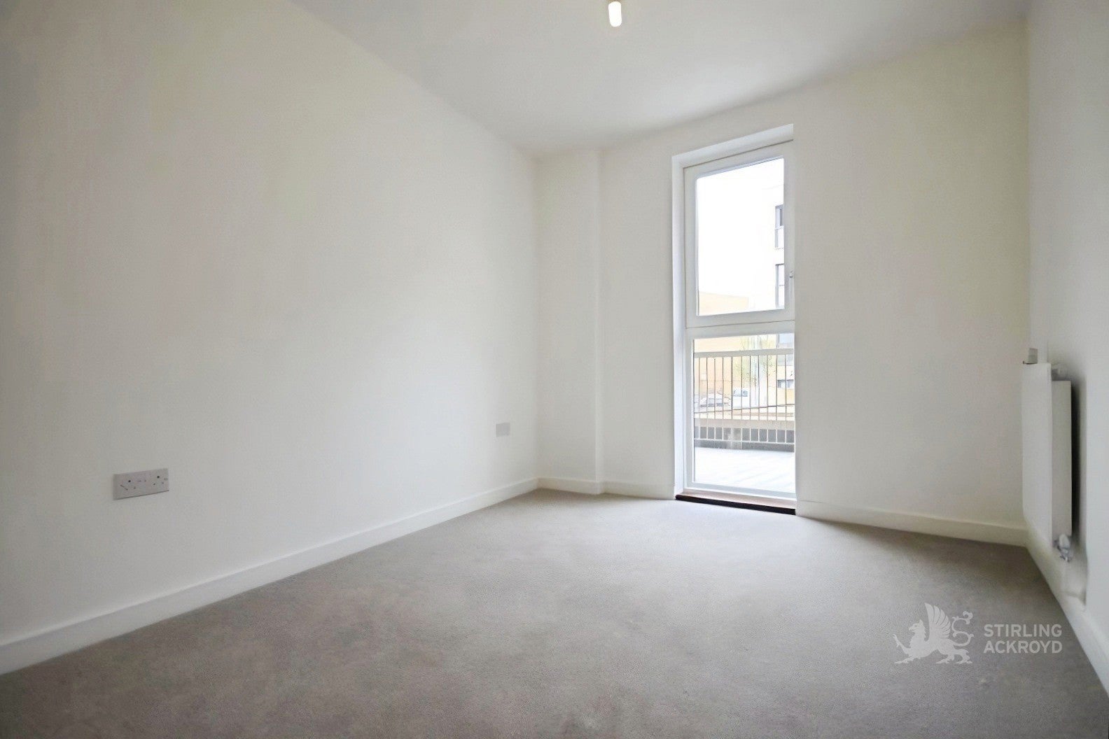 Flat Cabot Close in Greater London