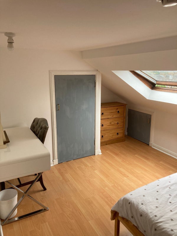 Room Morningside Road in City of Edinburgh