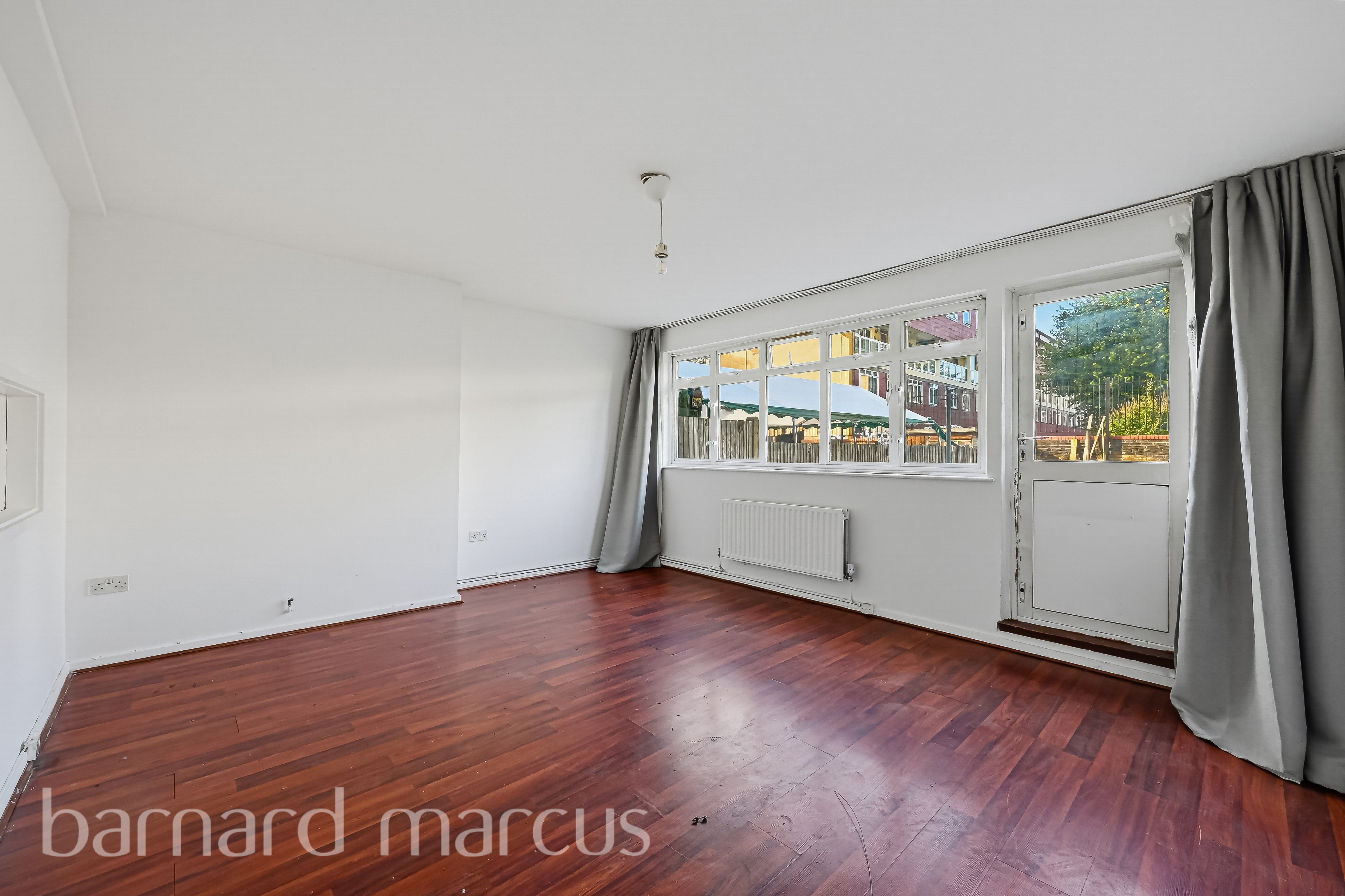 House Boathouse Walk in Greater London