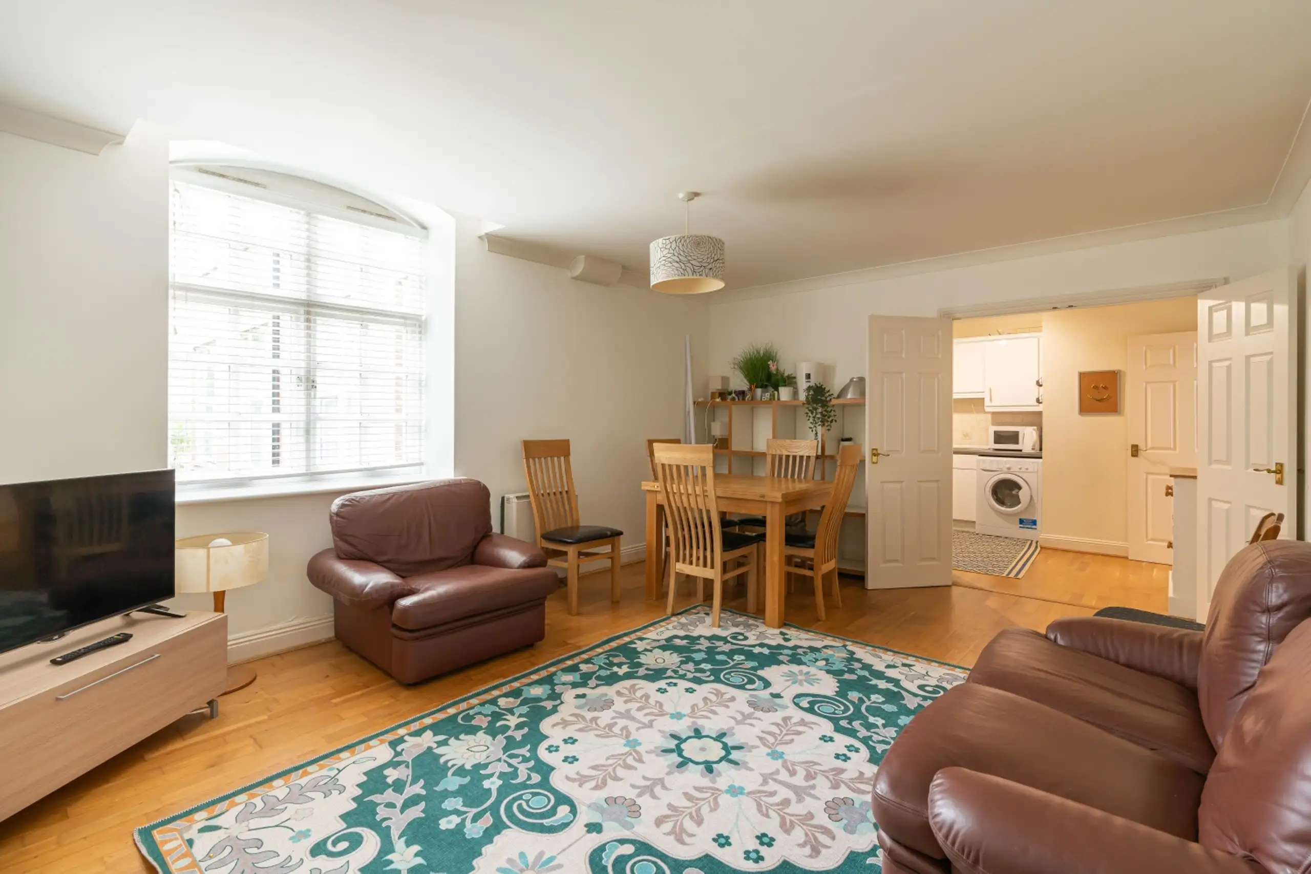 Flat Bennett Crescent in Oxford