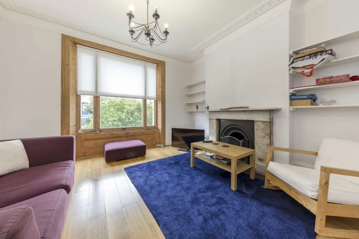 Flat Coningham Road in Greater London