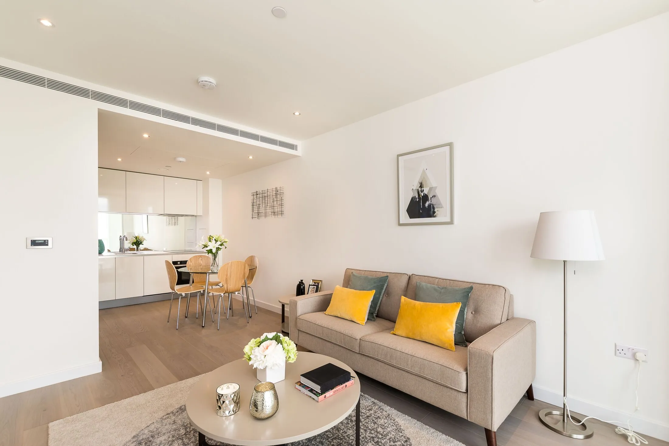 Flat Wyvil Road in Greater London