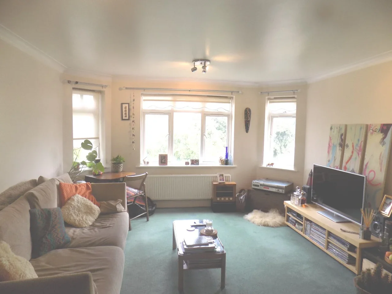 Flat Landseer Road in Greater London