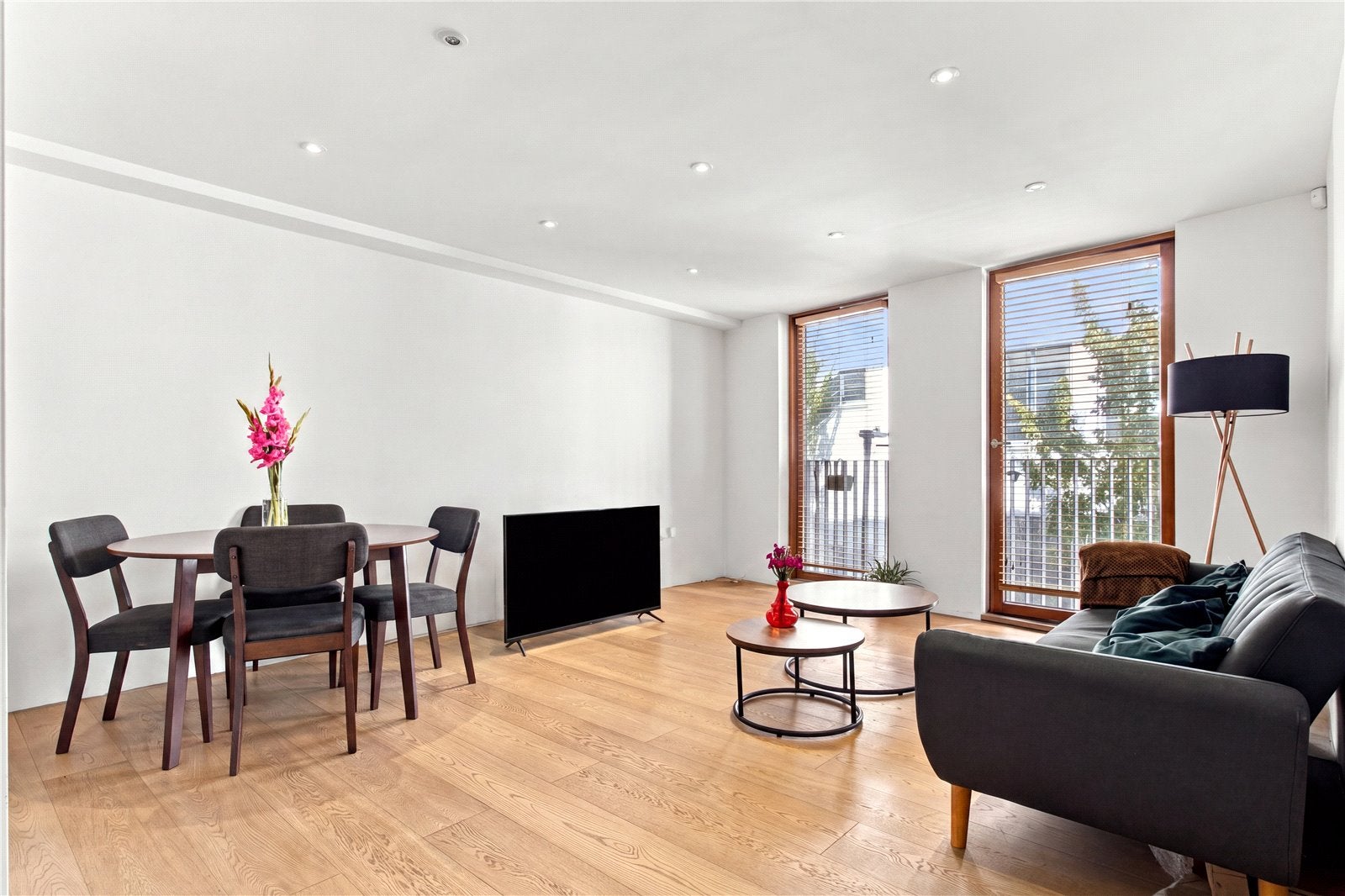 Flat King's Mews in Greater London