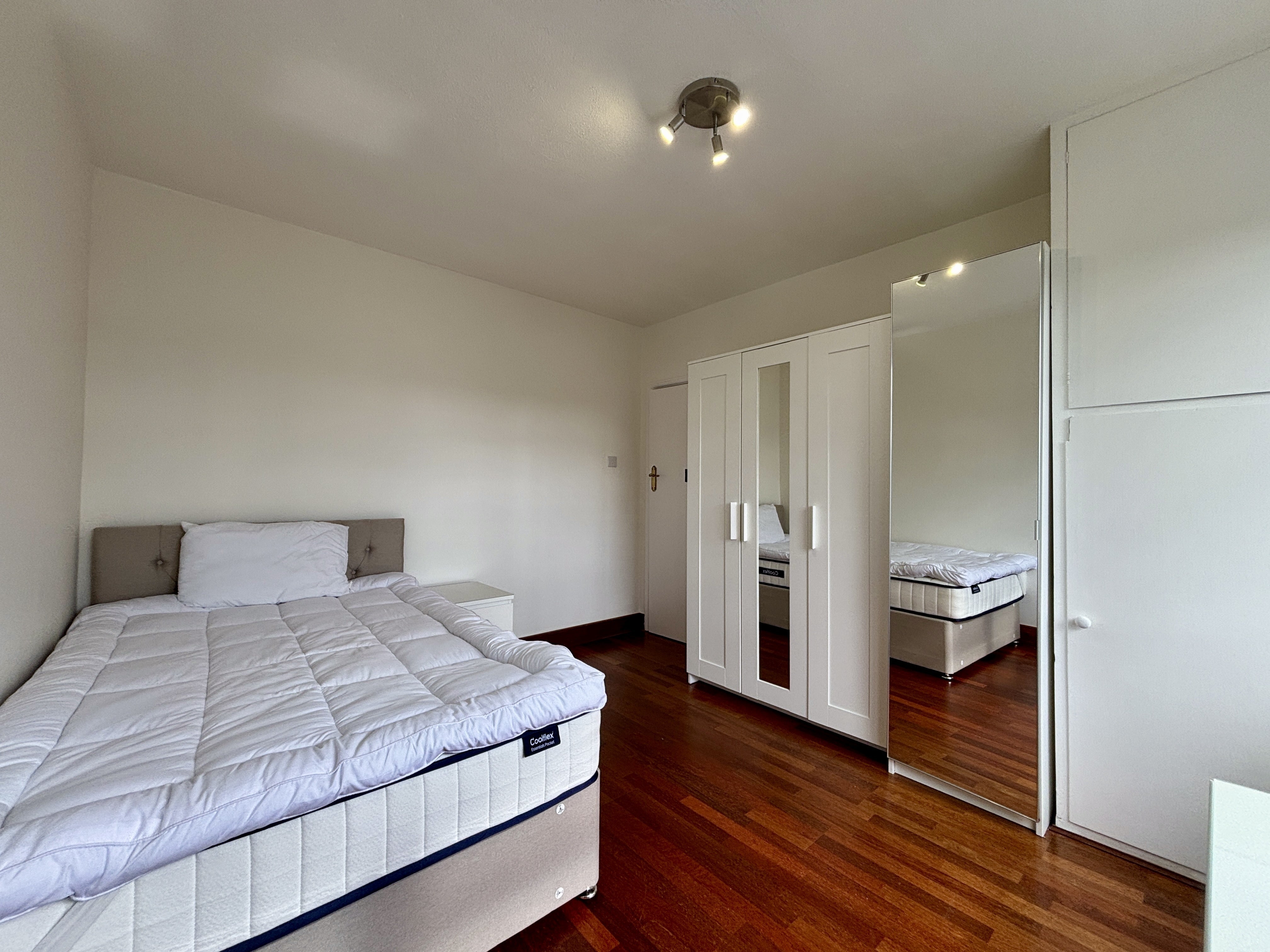 Flat Aviemore Way in Greater London
