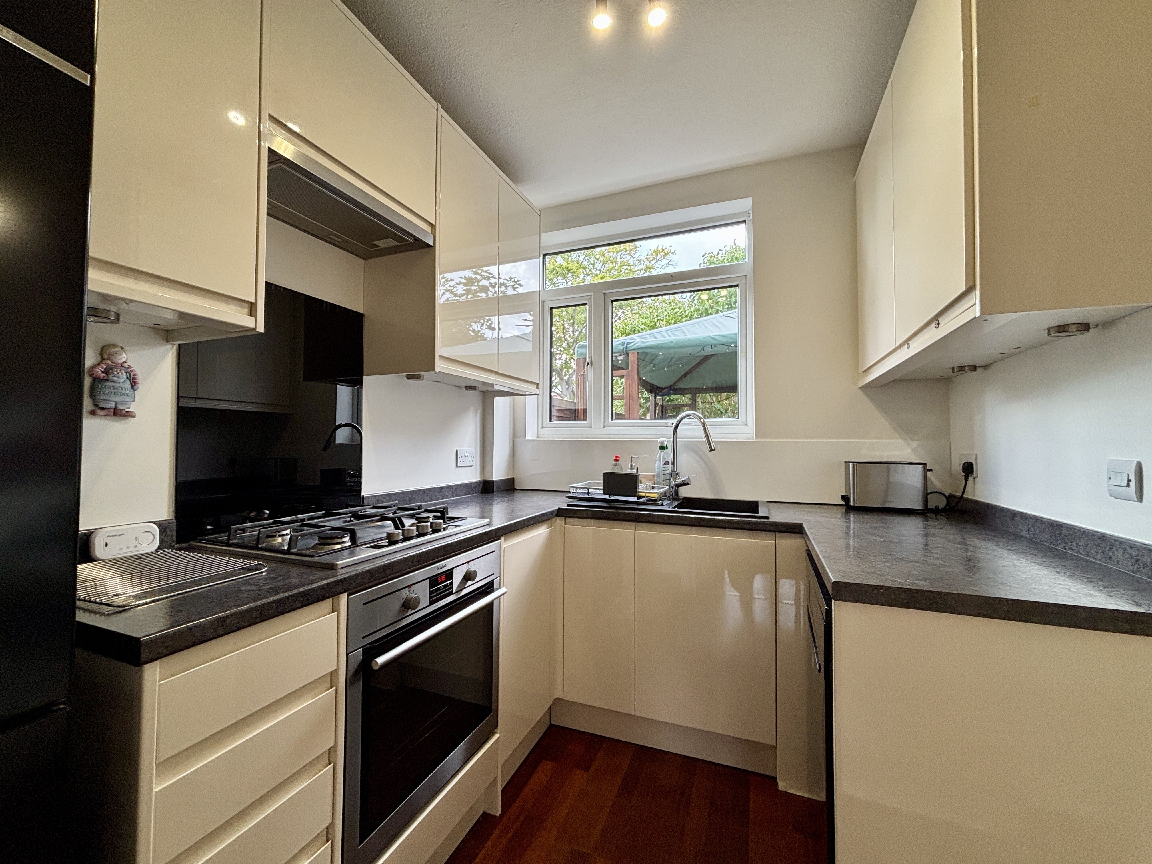Flat Aviemore Way in Greater London