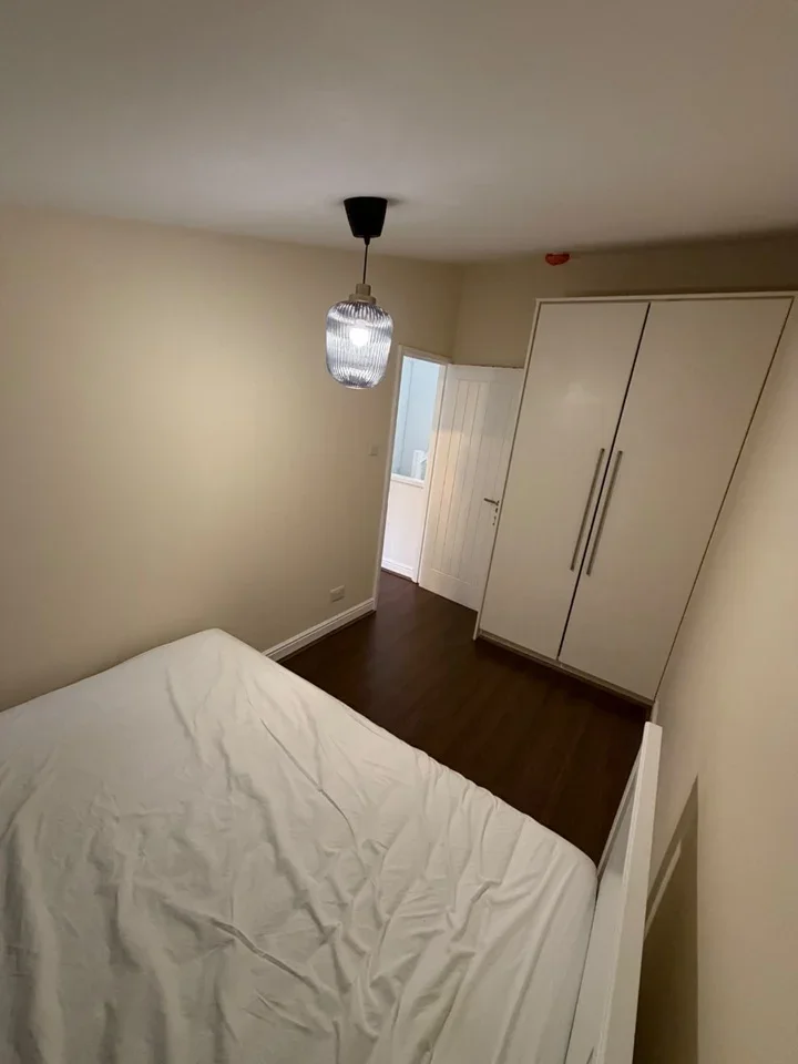 Room Westbury Road in Greater London