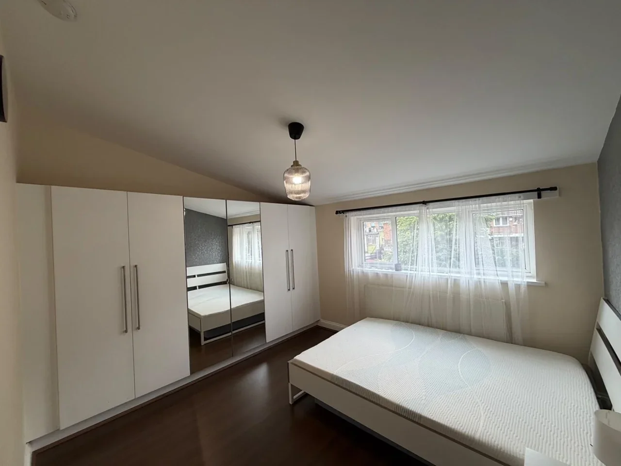 Room Westbury Road in Greater London