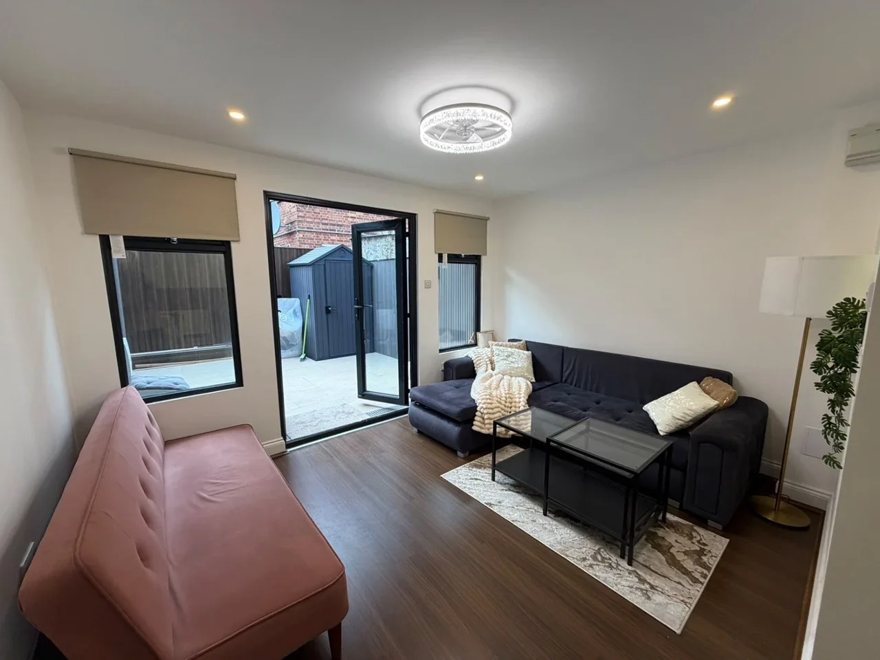 Room Westbury Road in Greater London