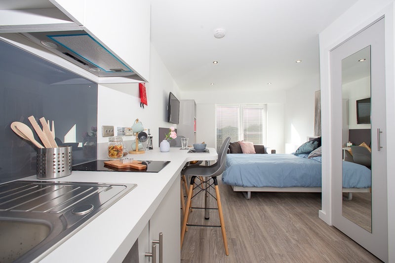 Room Queen's Road in Nottingham