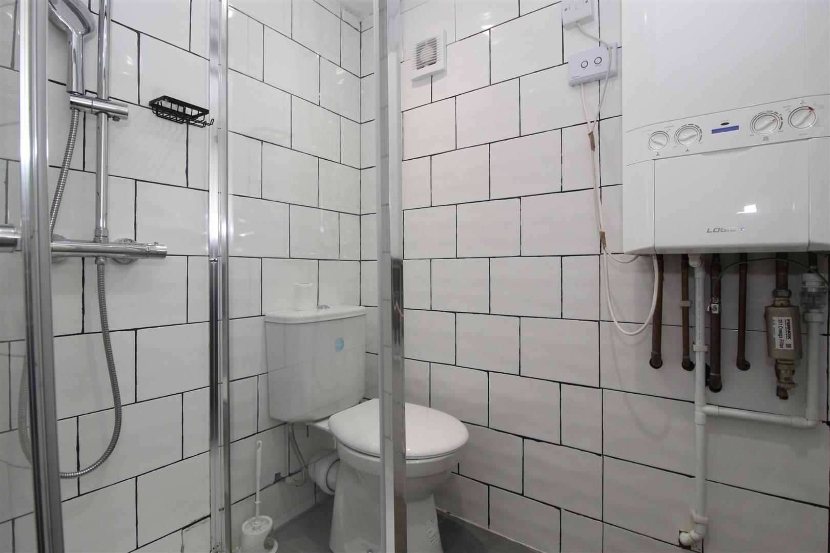 Flat Copperfield Grove in Leeds