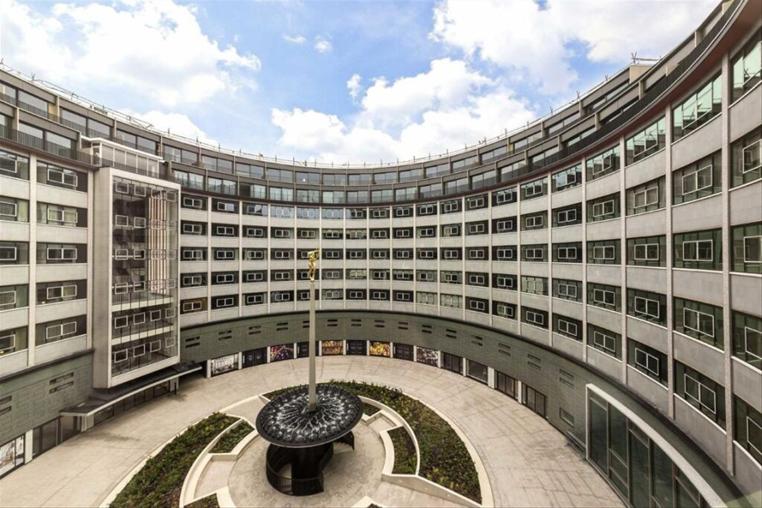 Flat Wood Lane in Greater London