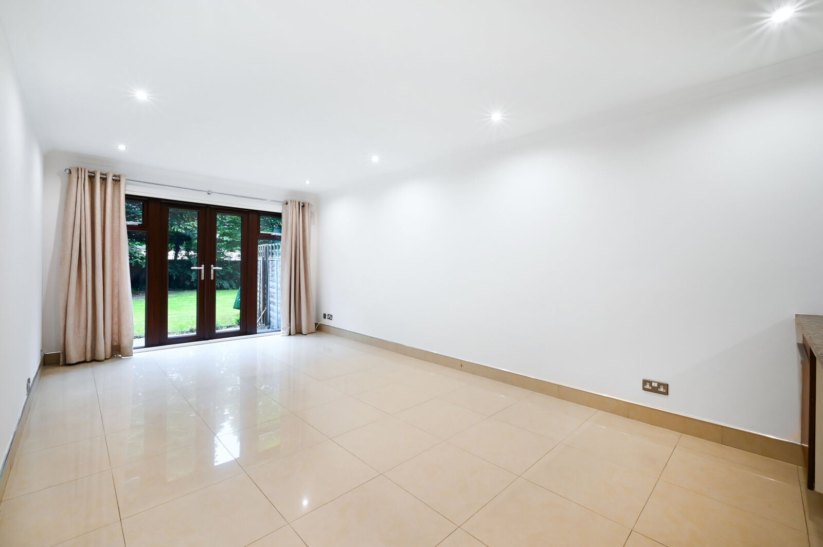 Flat Wimbledon Park Side in Greater London