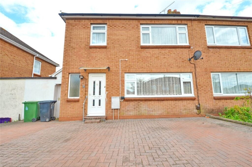 House Brockworth Crescent in Bristol