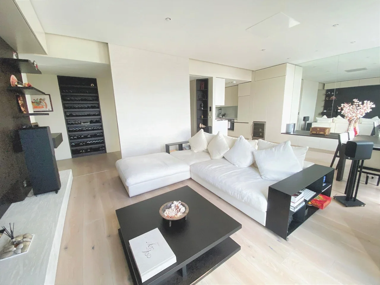 Flat Westferry Circus in Greater London