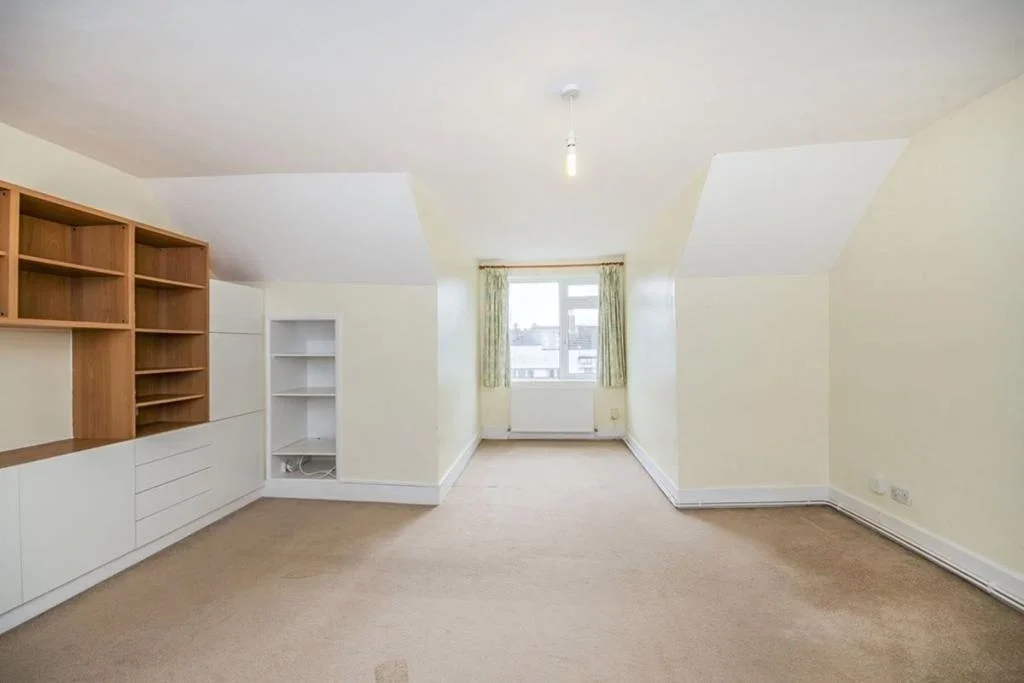 Flat Stafford Road in Greater London