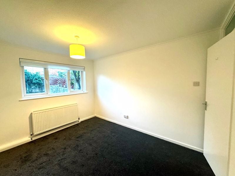 Flat Jarvis Close in Greater London