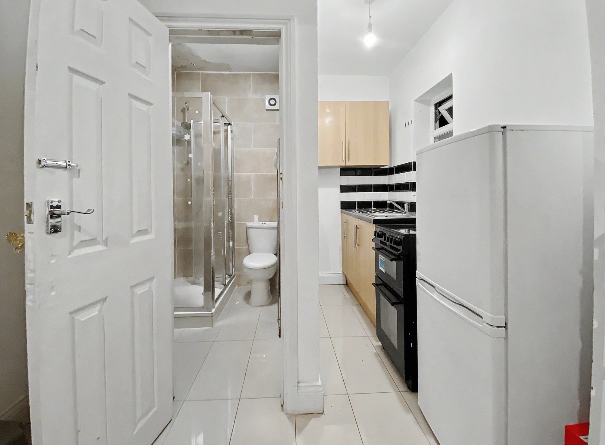 Flat Chatsworth Crescent in Greater London