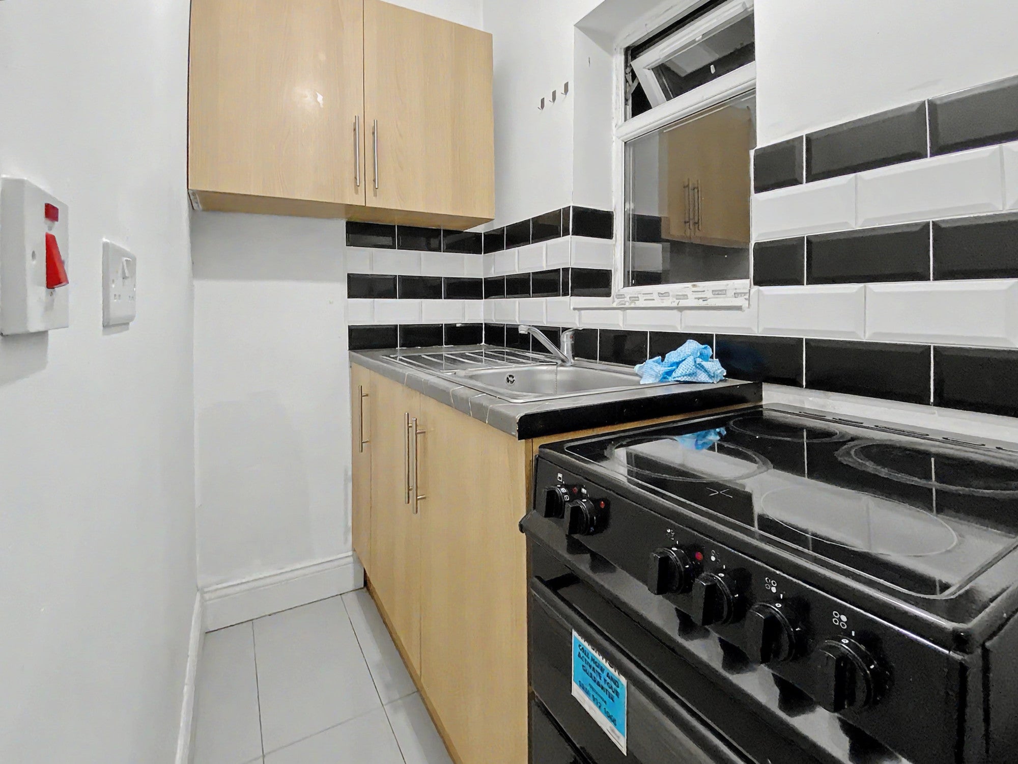 Flat Chatsworth Crescent in Greater London