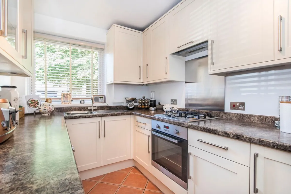 Flat Katherine Street in Greater London