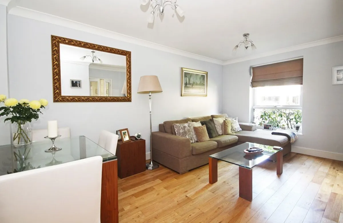 Flat Katherine Street in Greater London