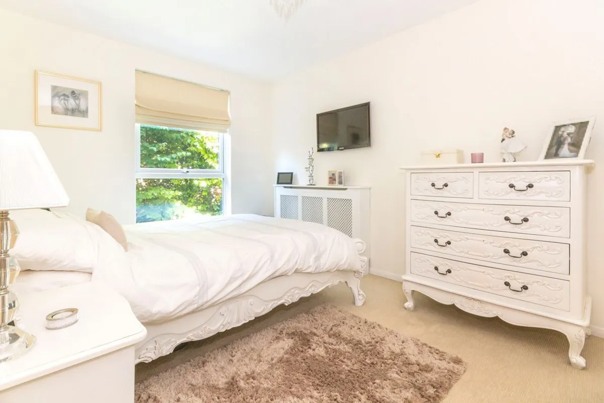 Flat Katherine Street in Greater London