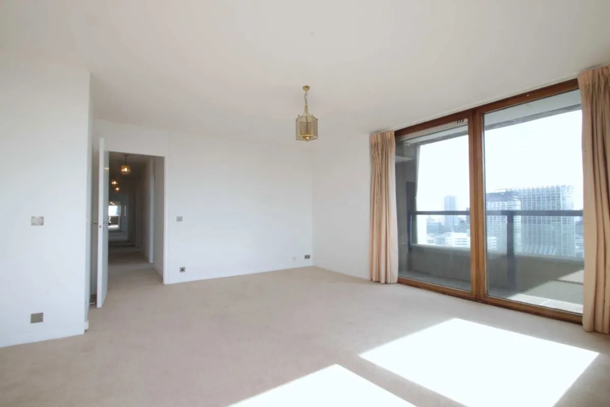 Flat Seddon Highwalk in City of London