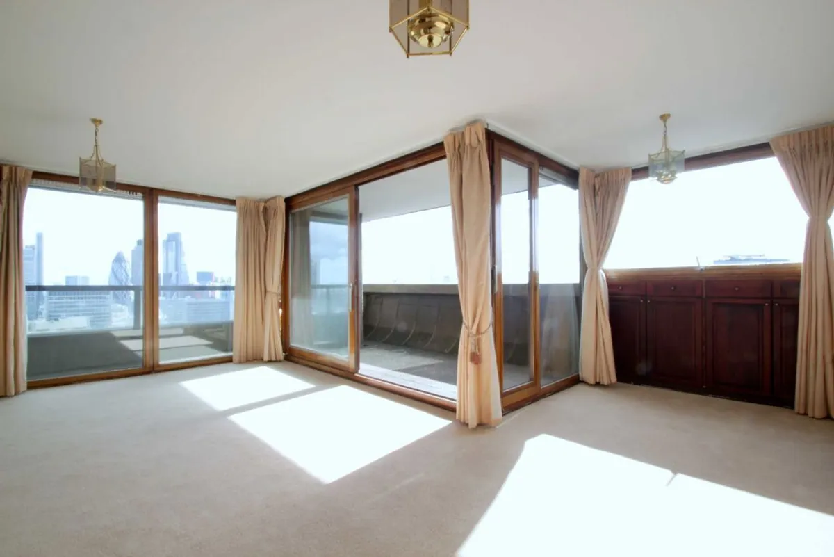 Flat Seddon Highwalk in City of London