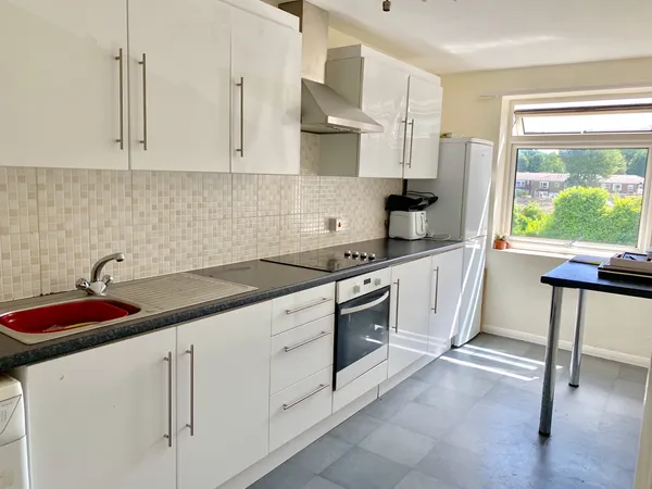 Flat Beacon Road in Wealden