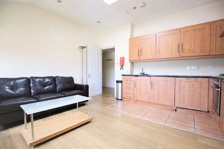 Flat Fortess Road in Greater London
