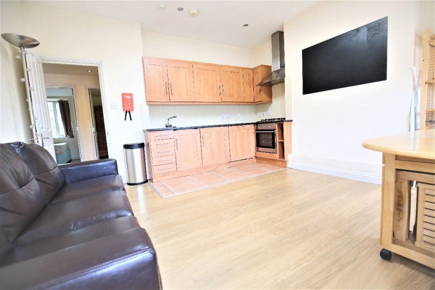 Flat Fortess Road in Greater London
