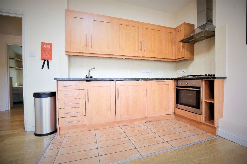 Flat Fortess Road in Greater London