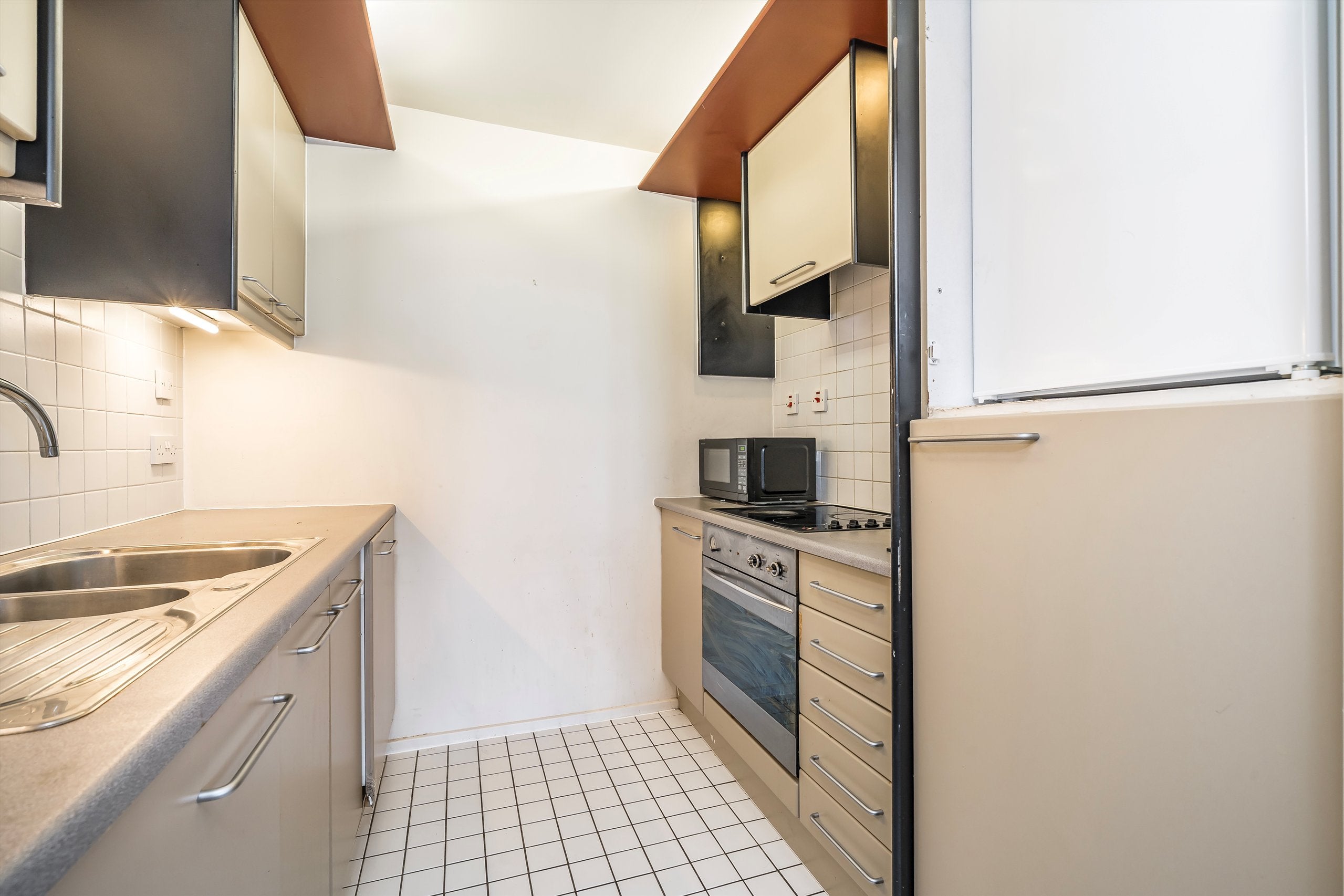 Flat Point W Access Road in Greater London