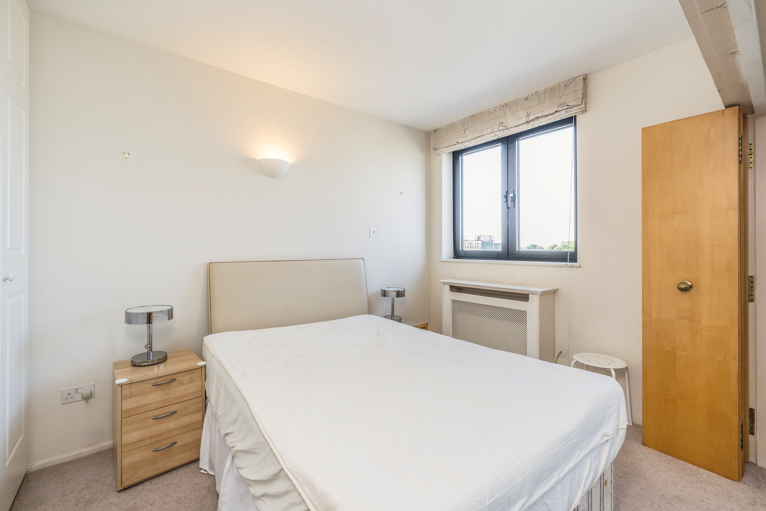 Flat Point W Access Road in Greater London