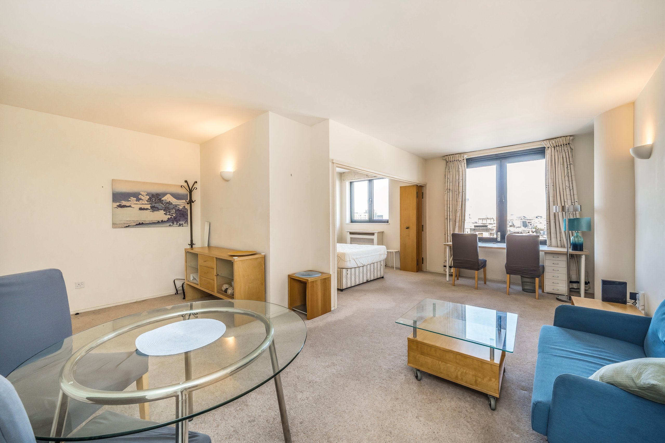 Flat Point W Access Road in Greater London