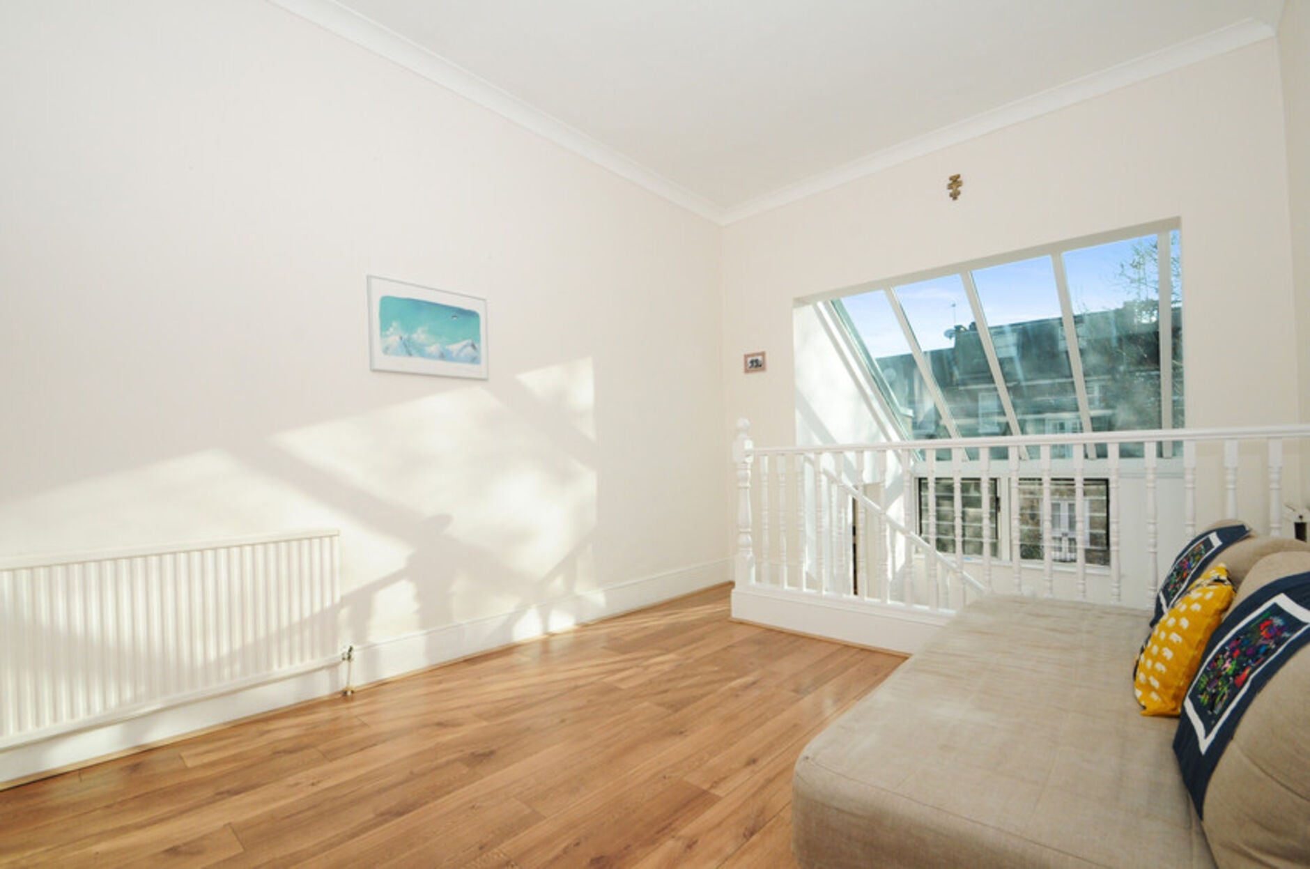 Flat Benbow Road in Greater London
